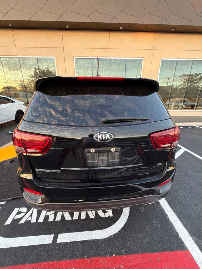 Used 2019 Kia Sorento FWD V6 image 3