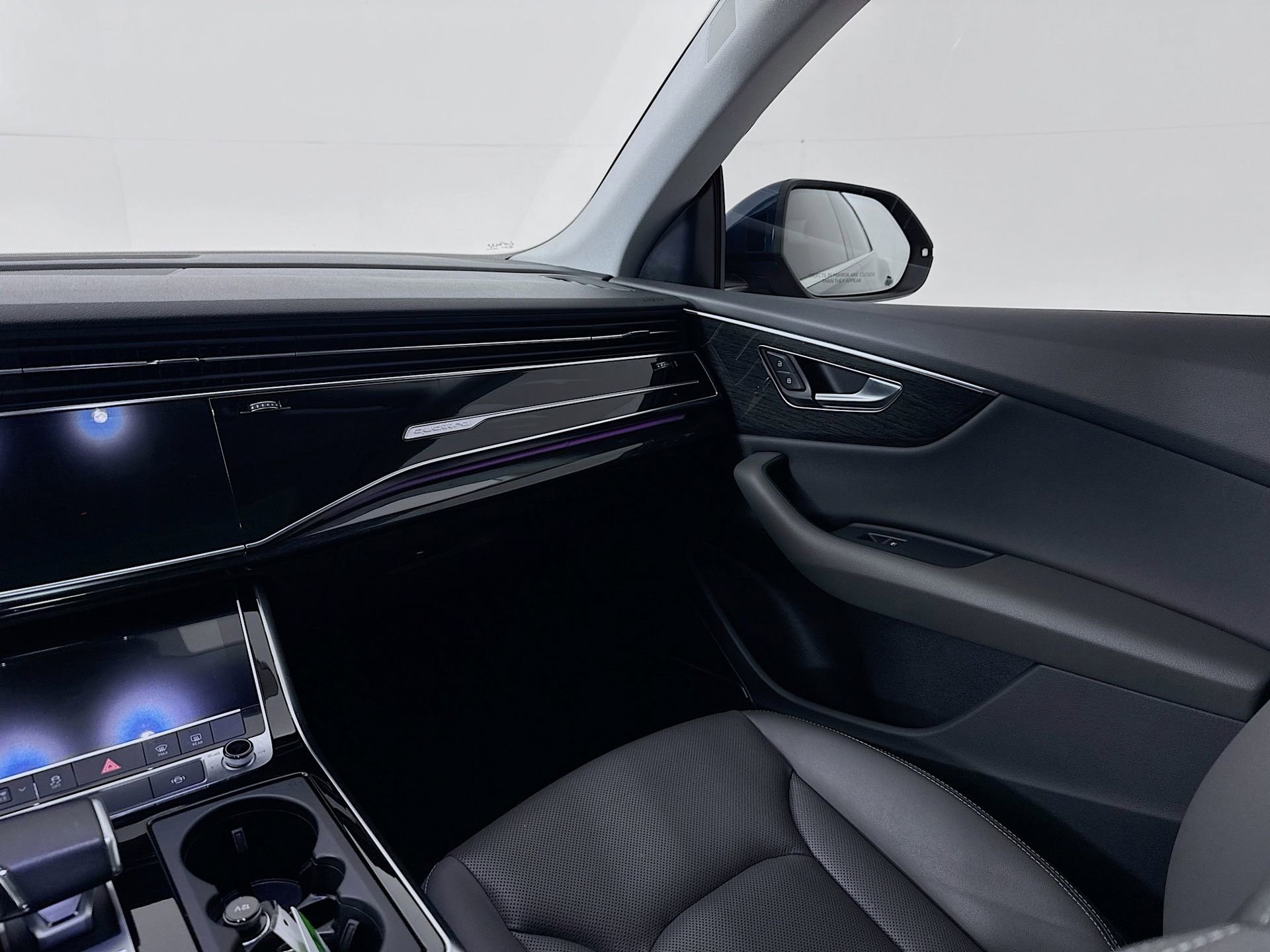 Used 2020 Audi Q8 Premium Plus w/ Premium Plus Package image 25