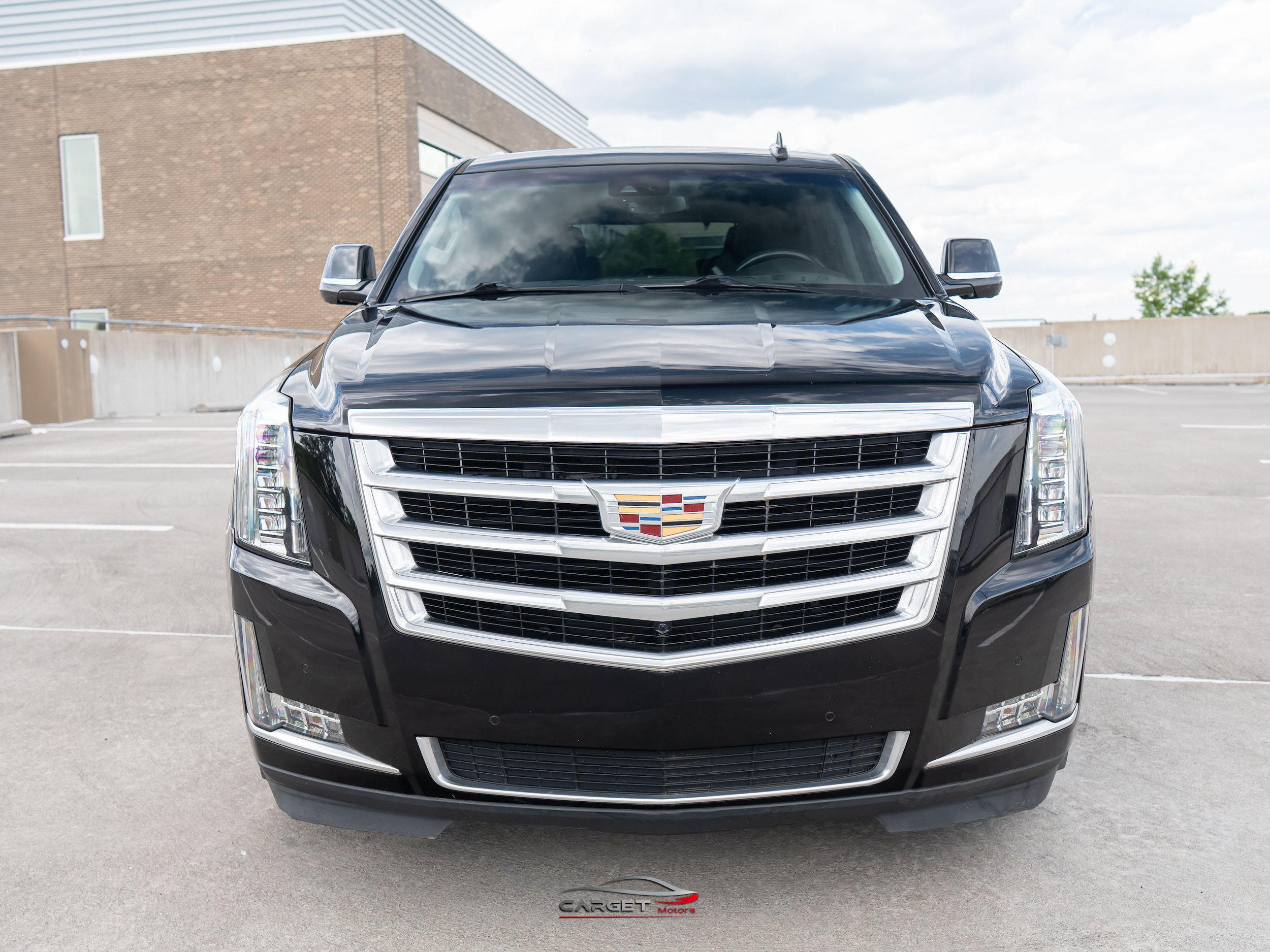 Used 2020 Cadillac Escalade Luxury AWD/4WD image 2