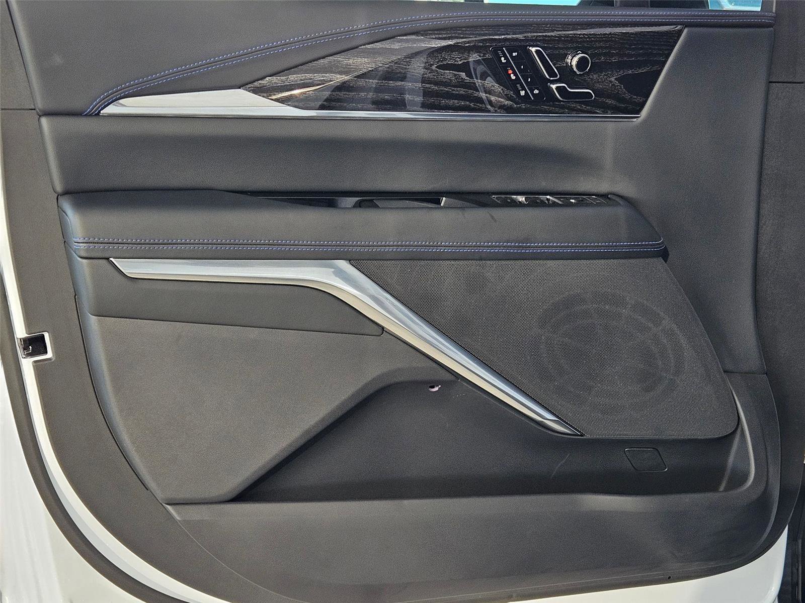 New 2026 Cadillac Escalade IQ Luxury 1 w/ LPO, Floor Liner Package AWD/4WD image 24