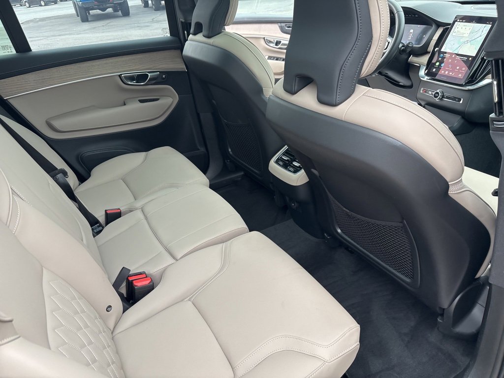 Certified 2025 Volvo XC90 B6 Plus image 45