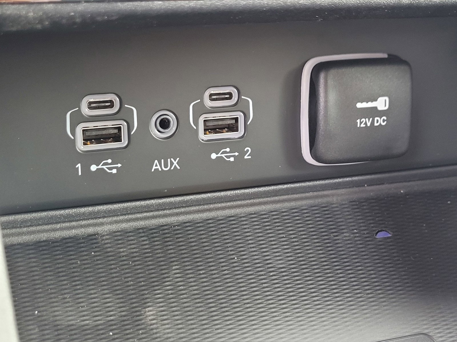 New 2025 Jeep Grand Cherokee Altitude image 17