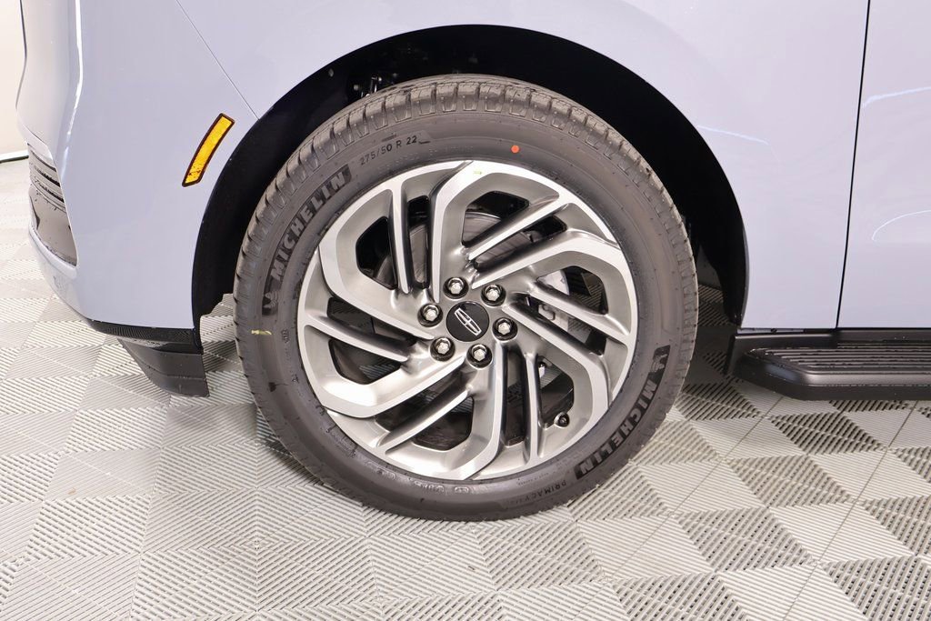 New 2026 Lincoln Navigator Premiere image 18