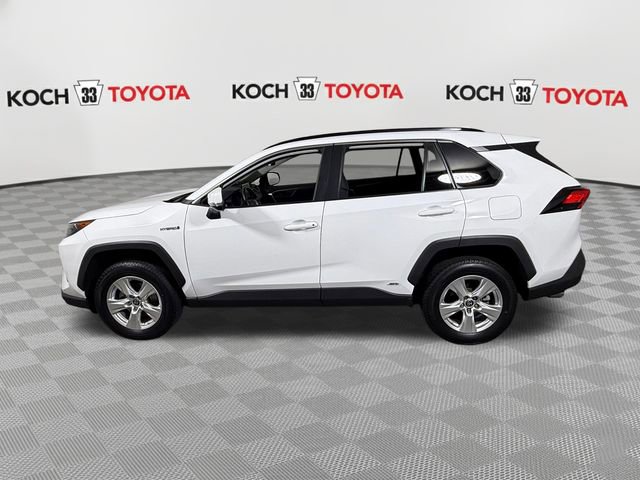 Used 2021 Toyota RAV4 LE AWD/4WD image 4
