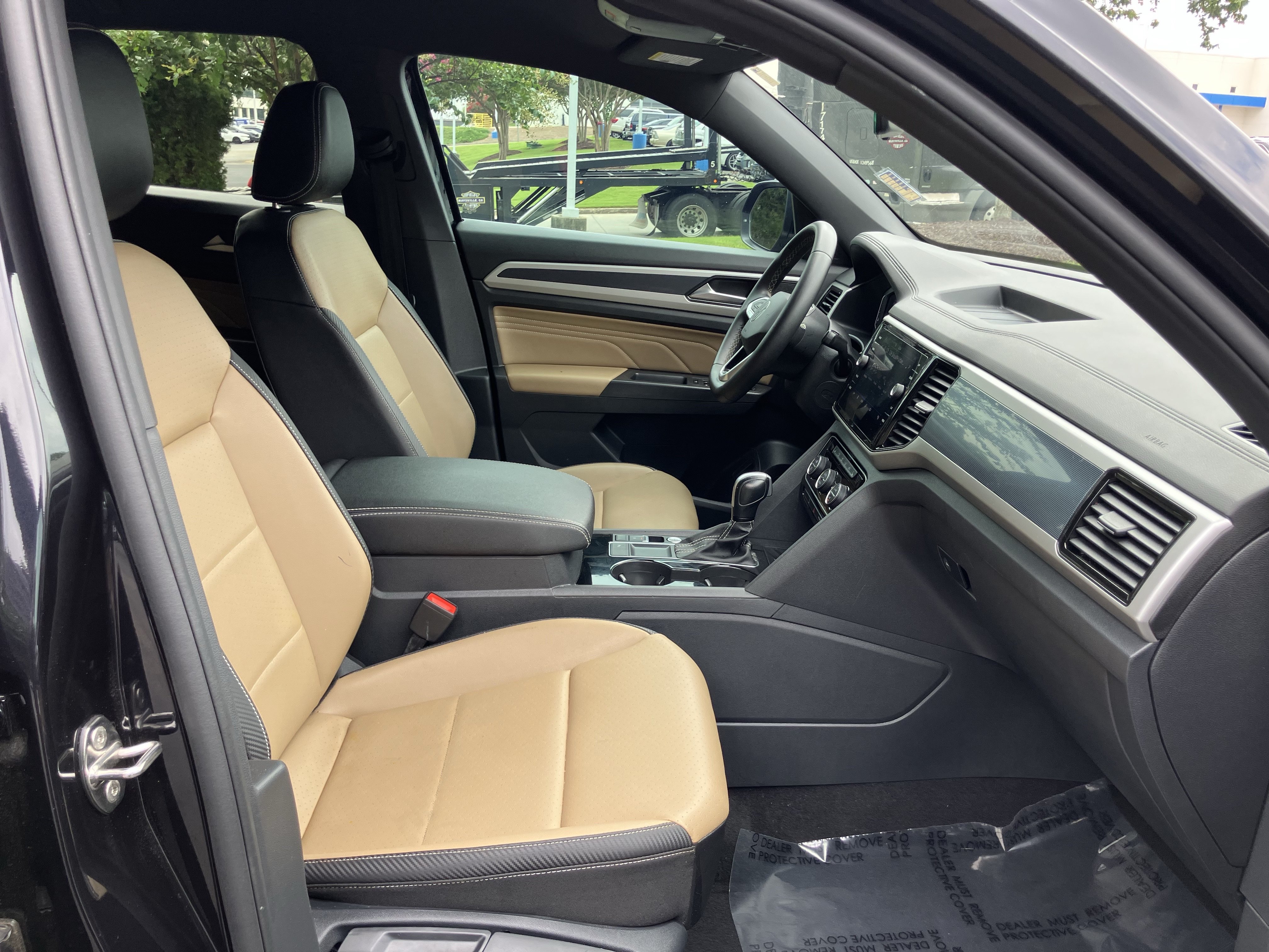 Used 2023 Volkswagen Atlas Cross Sport SE FWD image 33