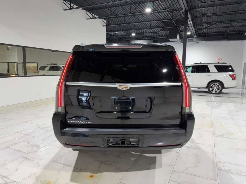 Used 2018 Cadillac Escalade ESV Premium Luxury image 7