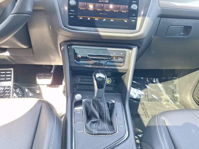 Certified 2024 Volkswagen Tiguan SE R-Line FWD image 18