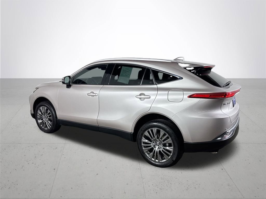 Used 2024 Toyota Venza Nightshade image 8