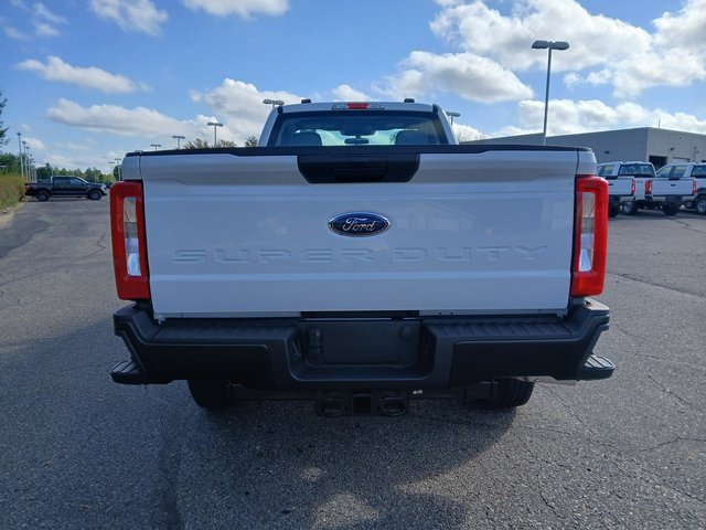 New 2026 Ford F250 XL w/ F-250 >10K GVWR Package image 4