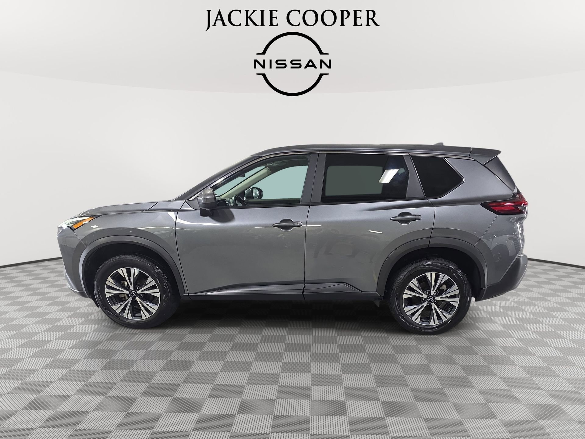 Used 2023 Nissan Rogue SV FWD image 8