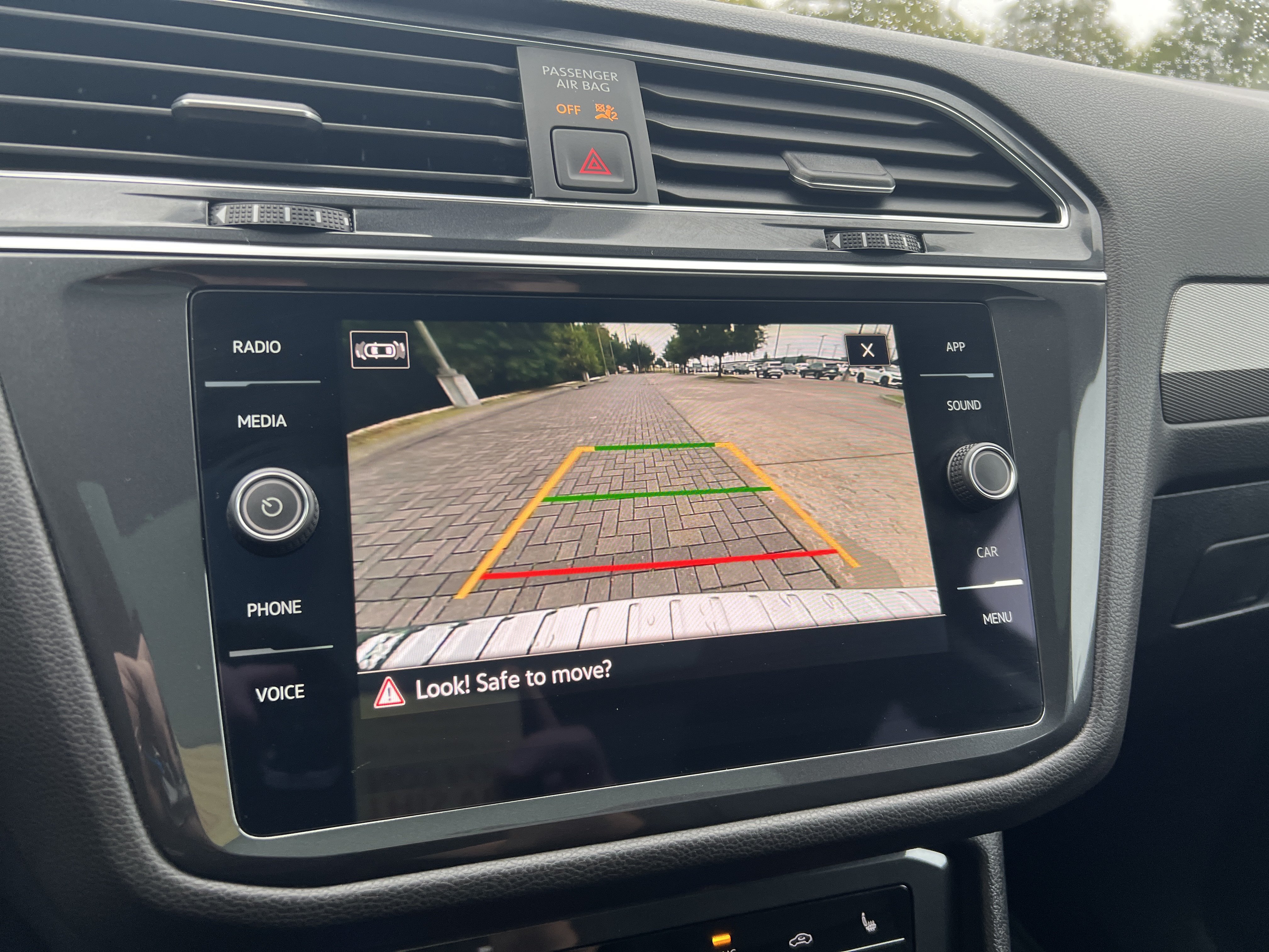 Certified 2023 Volkswagen Tiguan SE w/ Panoramic Sunroof Package FWD image 20