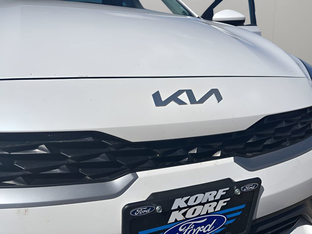 Used 2023 Kia Forte LXS image 13