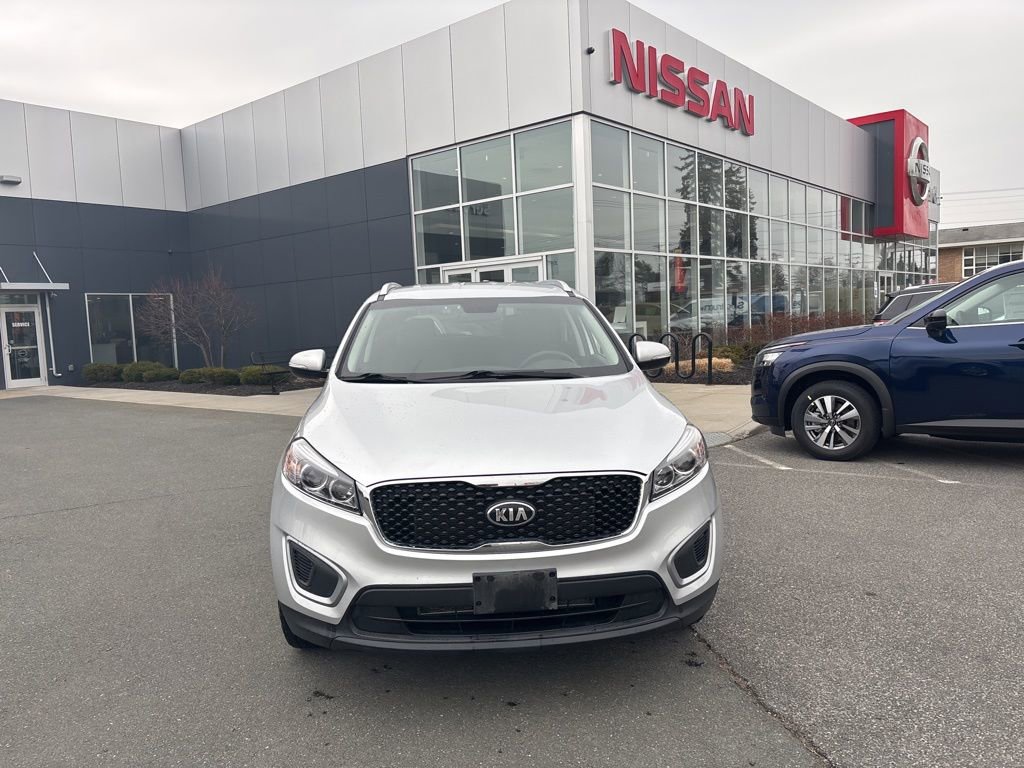 Used 2018 Kia Sorento LX image 2