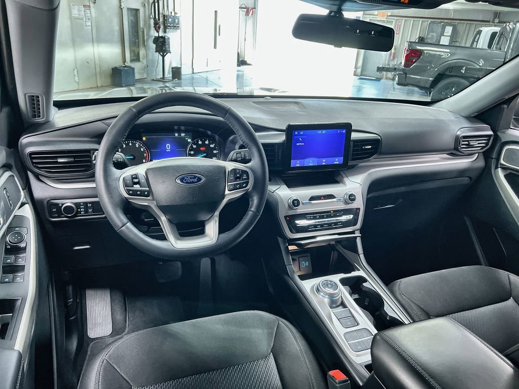 Used 2023 Ford Explorer XLT RWD image 19
