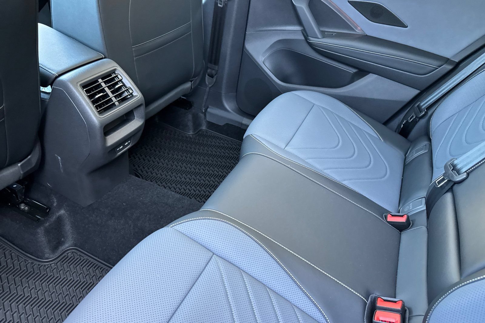 New 2026 Volkswagen Tiguan SE AWD/4WD image 12