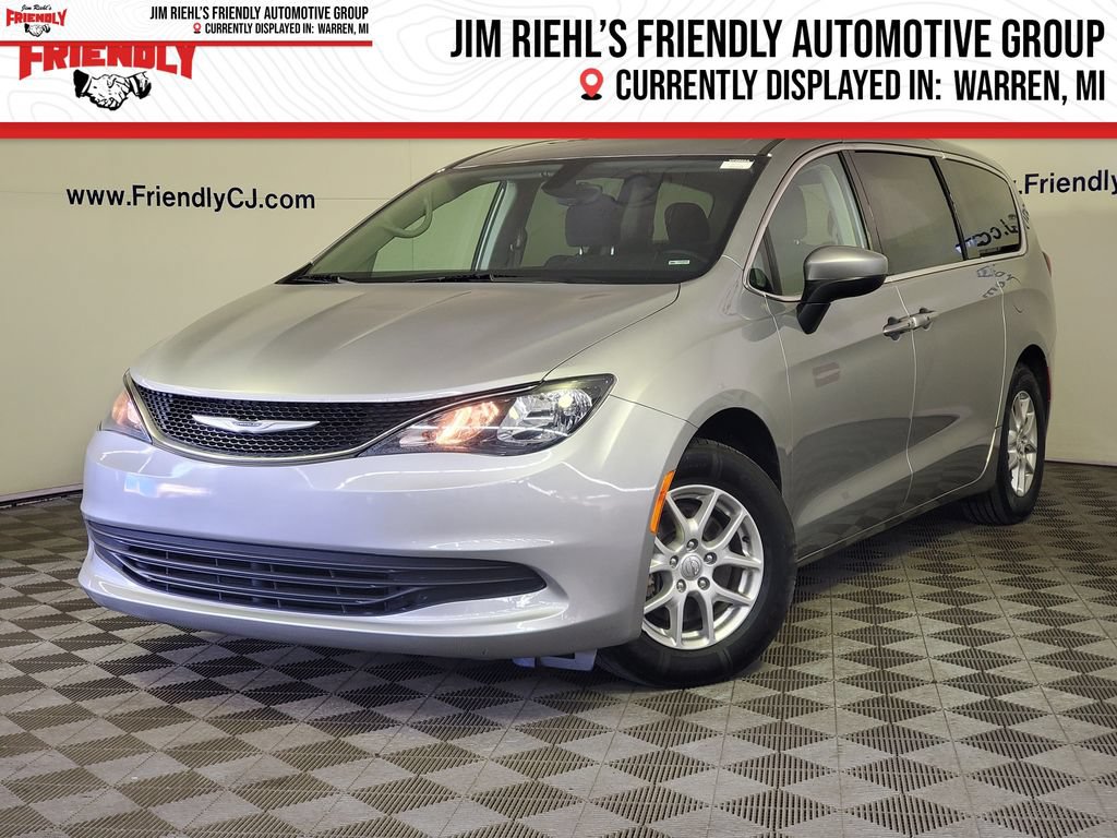 Used 2017 Chrysler Pacifica Touring FWD image 1