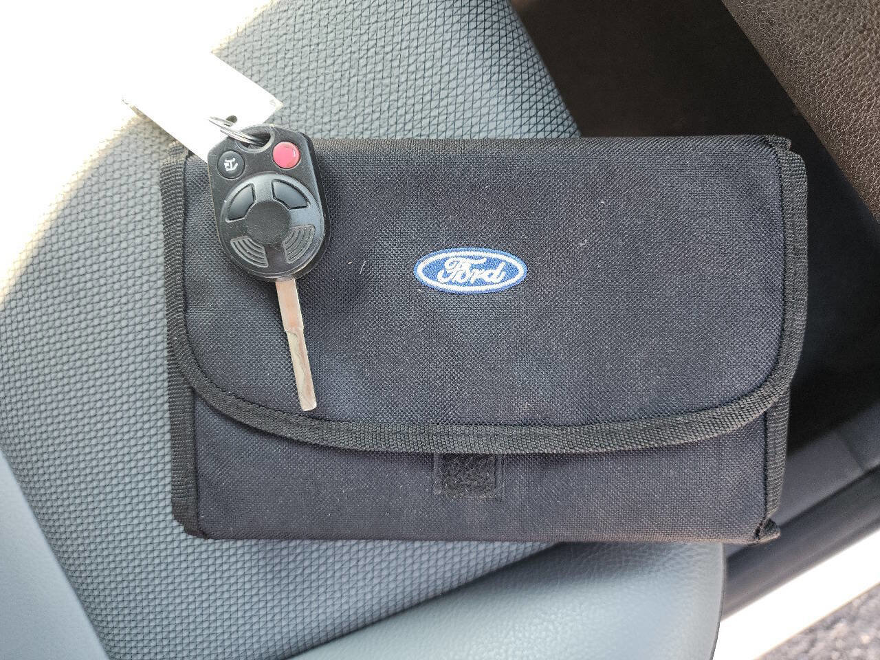 Used 2015 Ford Transit Connect XL image 38