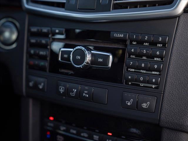 Used 2013 Mercedes-Benz E 550 4MATIC Sedan image 21