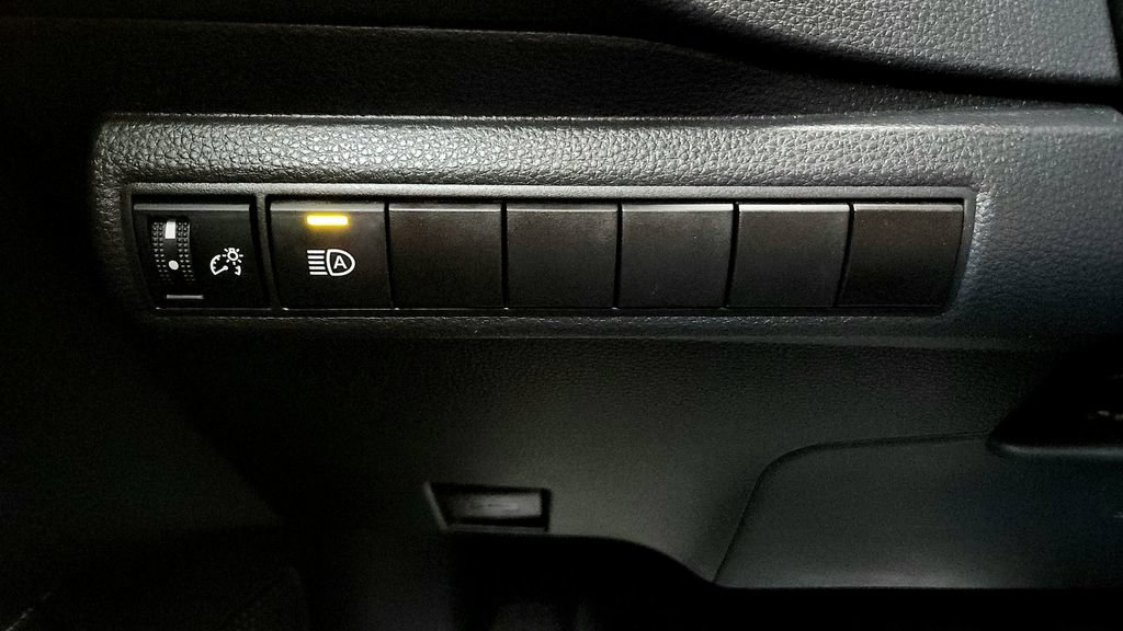 Used 2023 Toyota Corolla LE FWD image 32