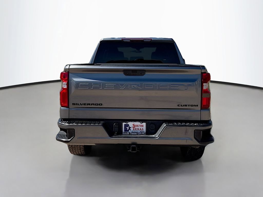 Used 2022 Chevrolet Silverado 1500 Custom w/ LPO, Blackout Package RWD image 6