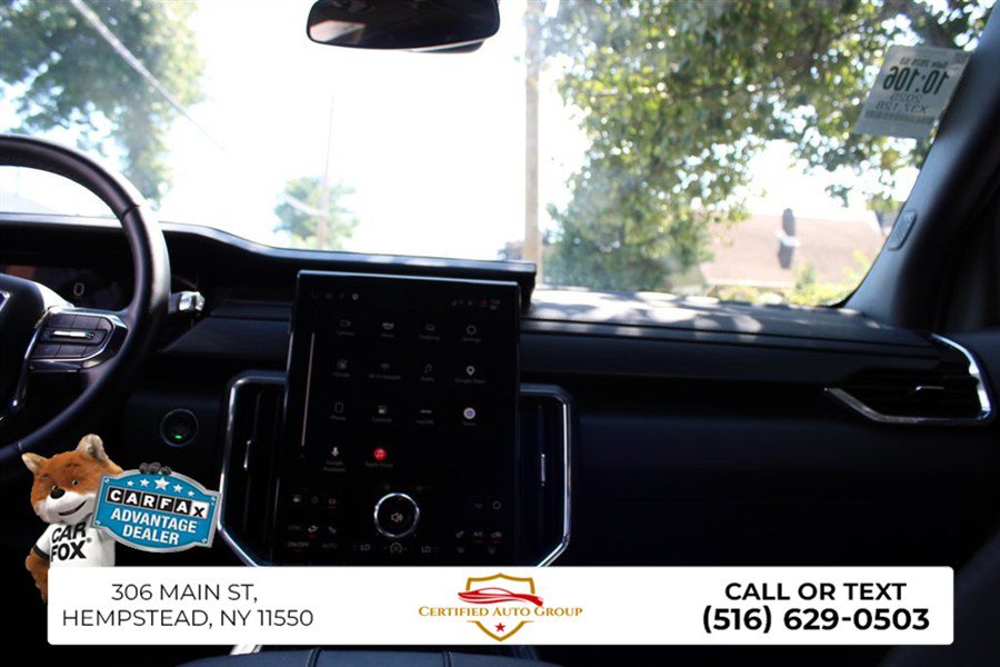 Used 2025 GMC Acadia Elevation FWD image 28