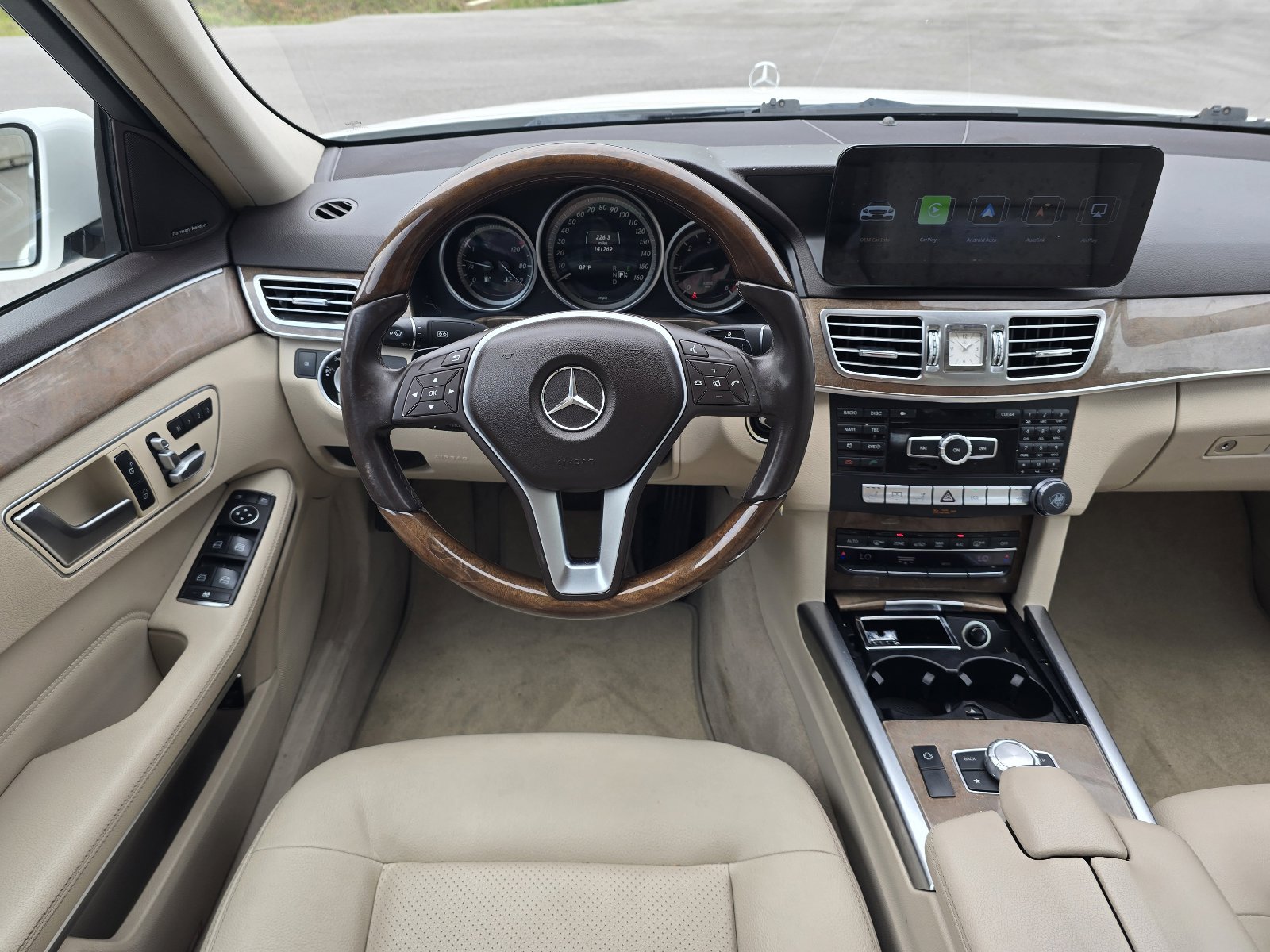 Used 2014 Mercedes-Benz E 250 BlueTEC 4MATIC Sedan image 10