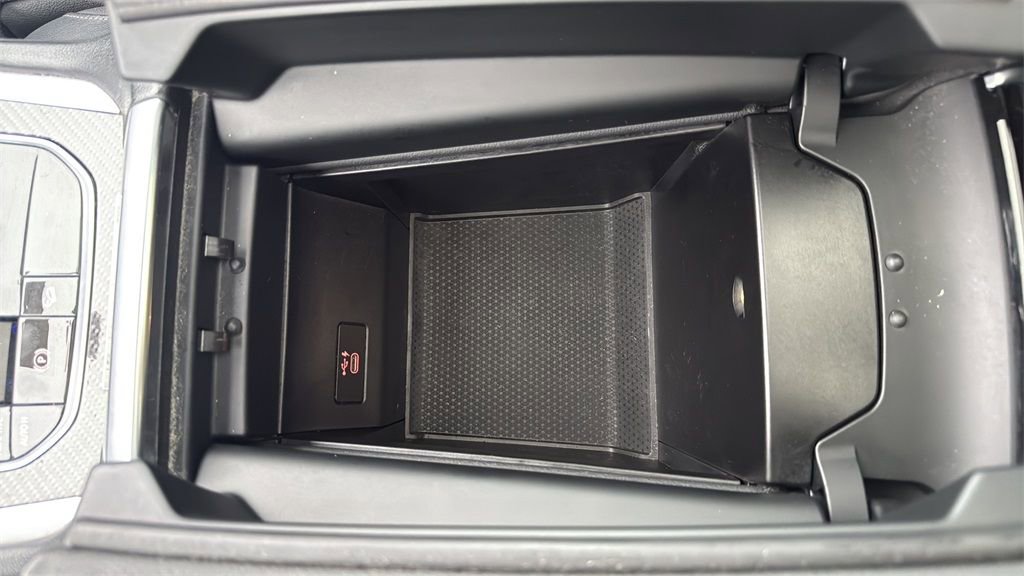 Used 2020 BMW X6 M50i w/ Executive Package image 31