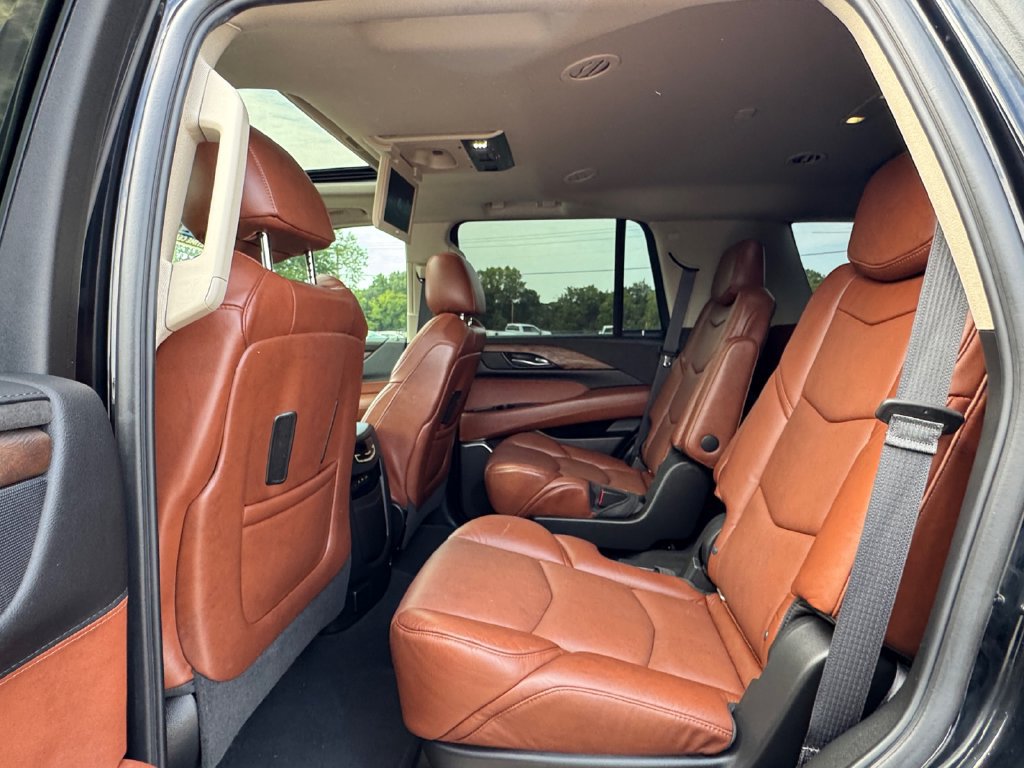 Used 2019 Cadillac Escalade Premium Luxury AWD/4WD image 36