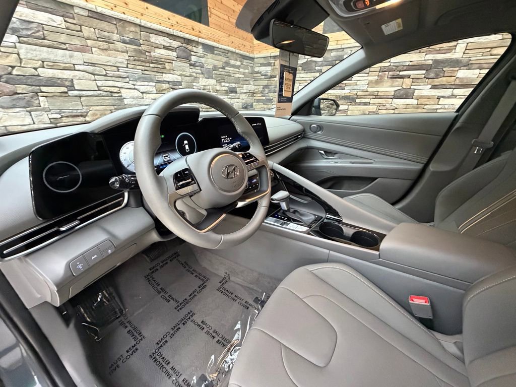 Certified 2023 Hyundai Elantra SEL w/ Convenience Package image 10
