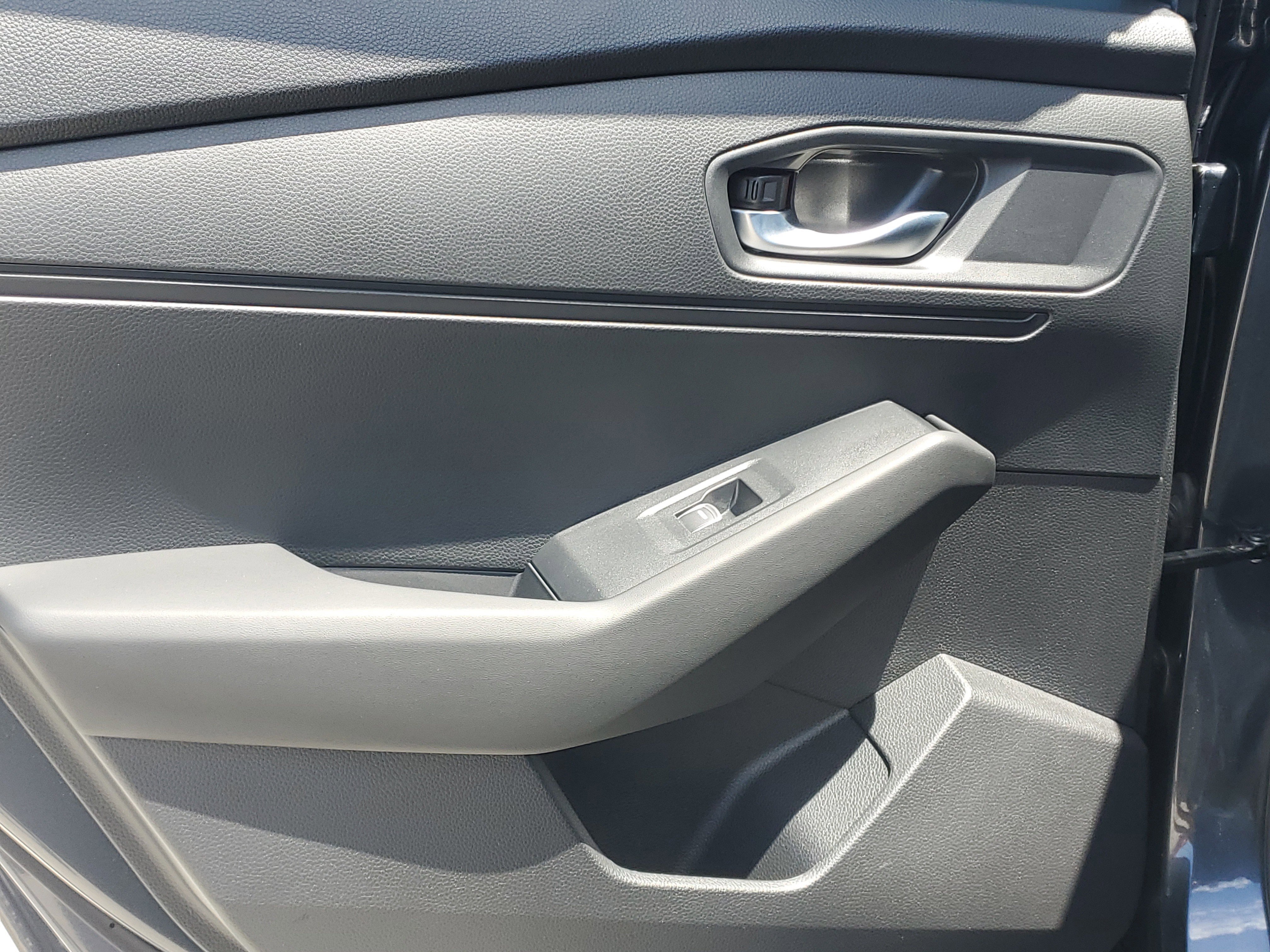 Used 2024 Honda Accord EX image 11