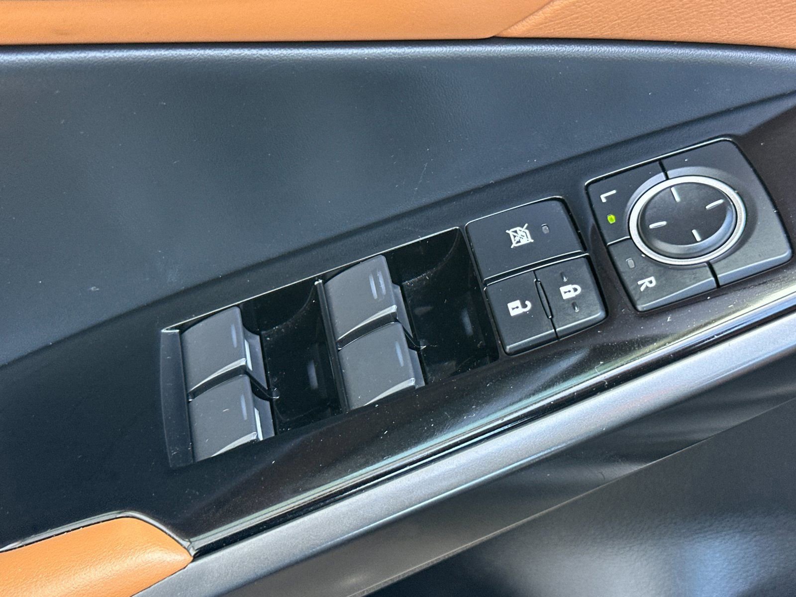Used 2024 Lexus IS 300 w/ Comfort Package RWD image 12