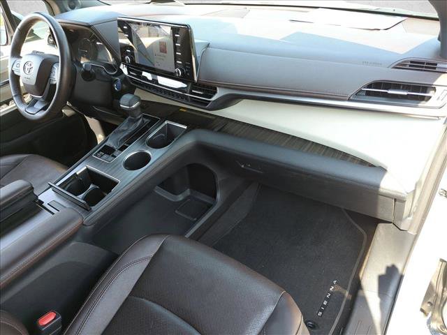 Used 2021 Toyota Sienna Platinum image 22