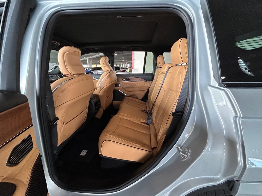 New 2025 Jeep Grand Cherokee Summit AWD/4WD image 37