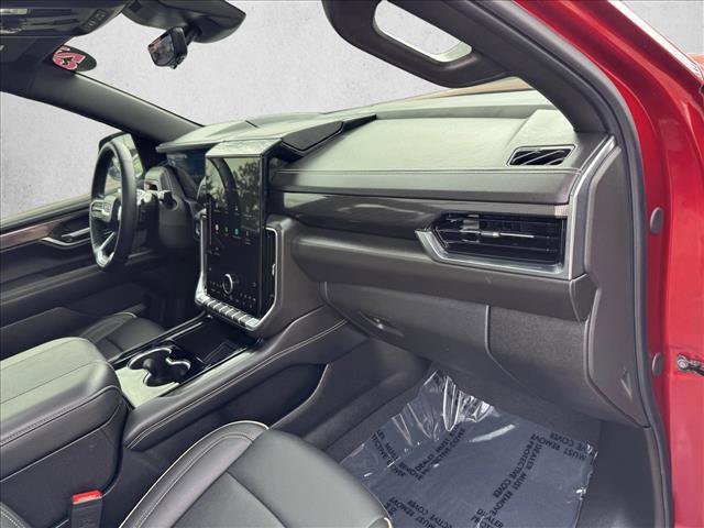 Used 2025 GMC Yukon XL Elevation w/ Elevation Premium Package AWD/4WD image 23
