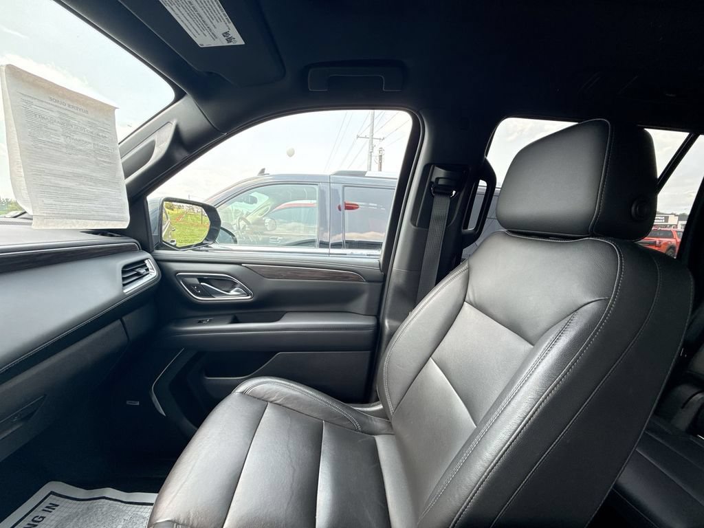 Used 2021 Chevrolet Tahoe Z71 w/ Z71 Off-Road Package AWD/4WD image 32