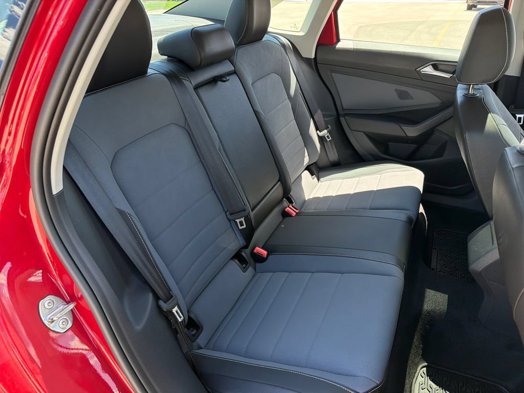 Certified 2025 Volkswagen Jetta SE FWD image 24