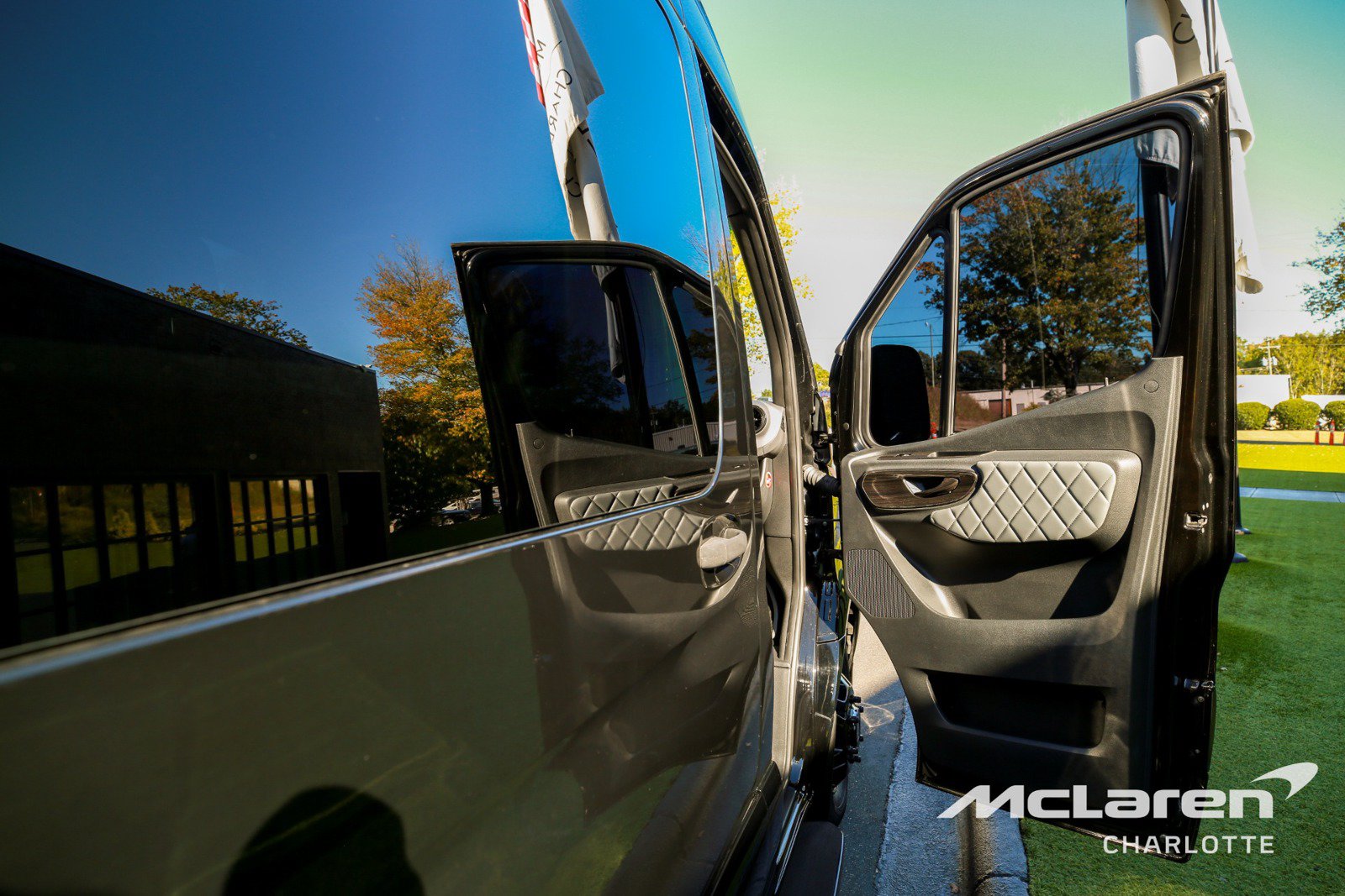 Used 2020 Mercedes-Benz Sprinter 3500 w/ Windows All Around Package image 15