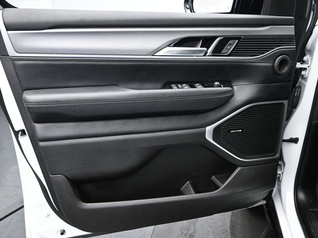 Used 2025 Jeep Wagoneer Series II image 28