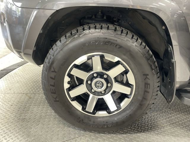 Used 2022 Toyota 4Runner TRD Off-Road Premium AWD/4WD image 10