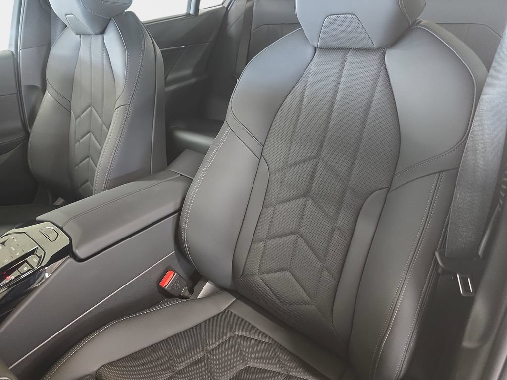 Used 2026 BMW 530i w/ M Sport Package RWD image 9
