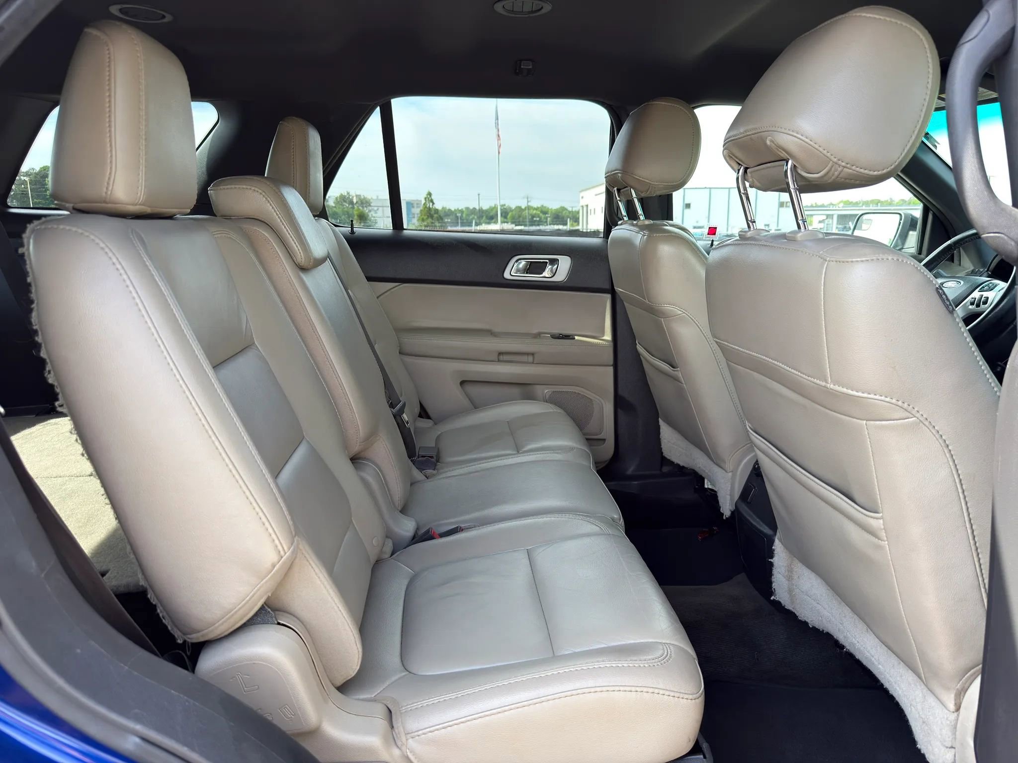 Used 2014 Ford Explorer XLT w/ Equipment Group 202A AWD/4WD image 20