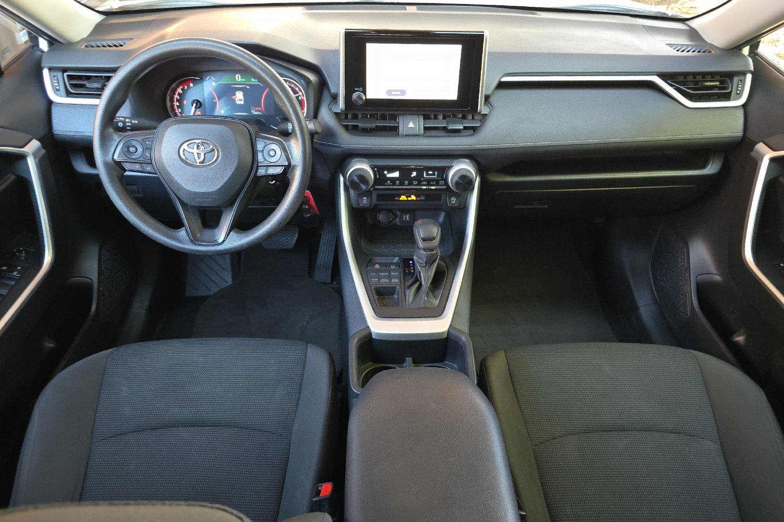 Used 2023 Toyota RAV4 LE image 15