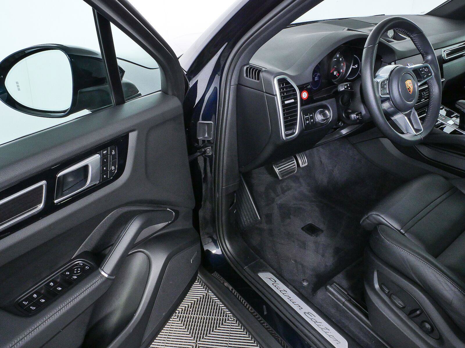 Certified 2022 Porsche Cayenne S Platinum AWD/4WD image 8