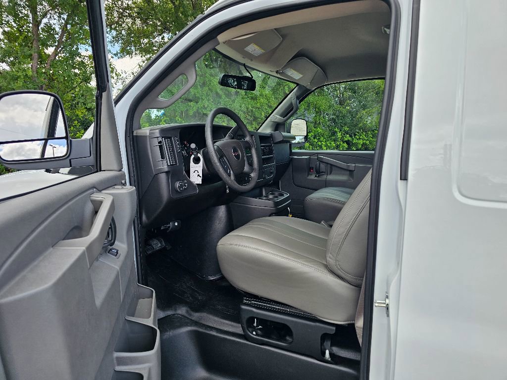 New 2025 GMC Savana 2500 w/ Driver Convenience Package RWD image 25