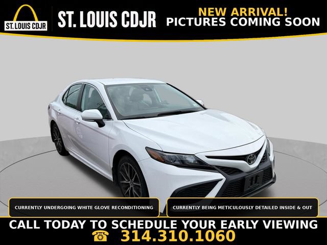 Used 2024 Toyota Camry SE