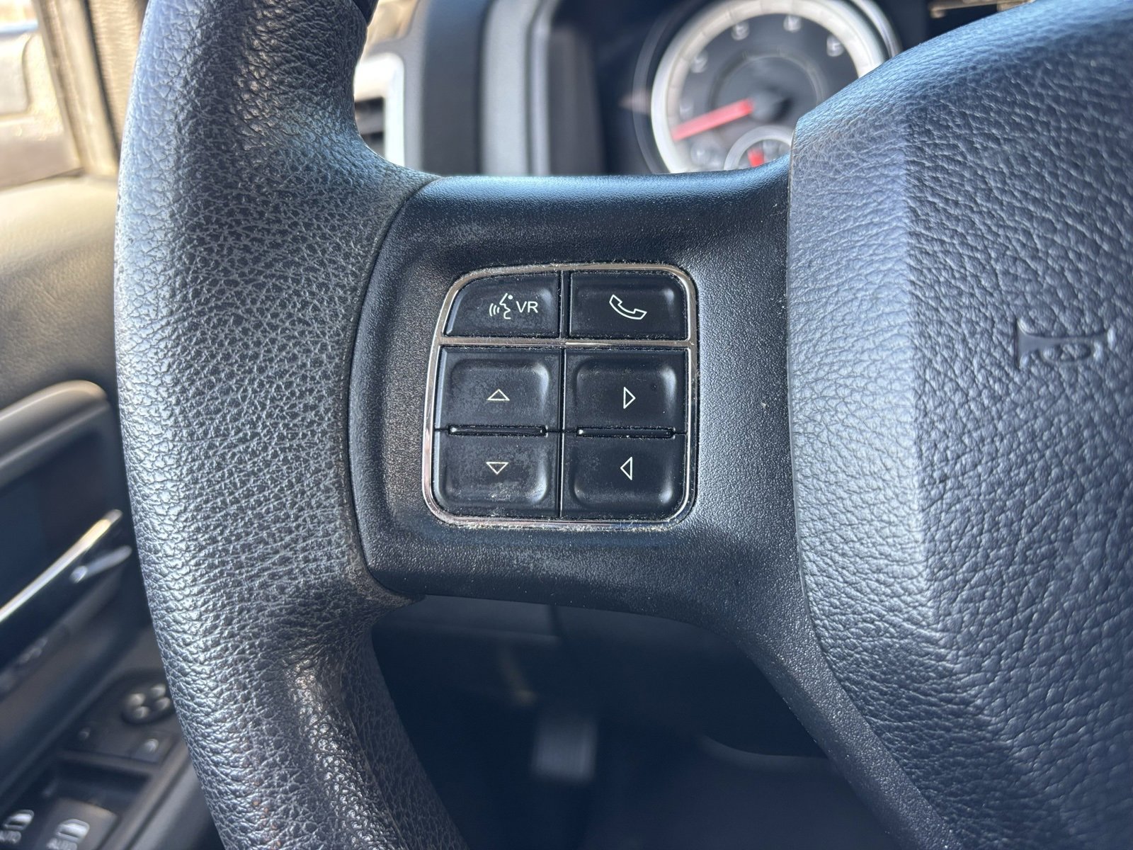 Used 2018 RAM 1500 Classic SLT image 22