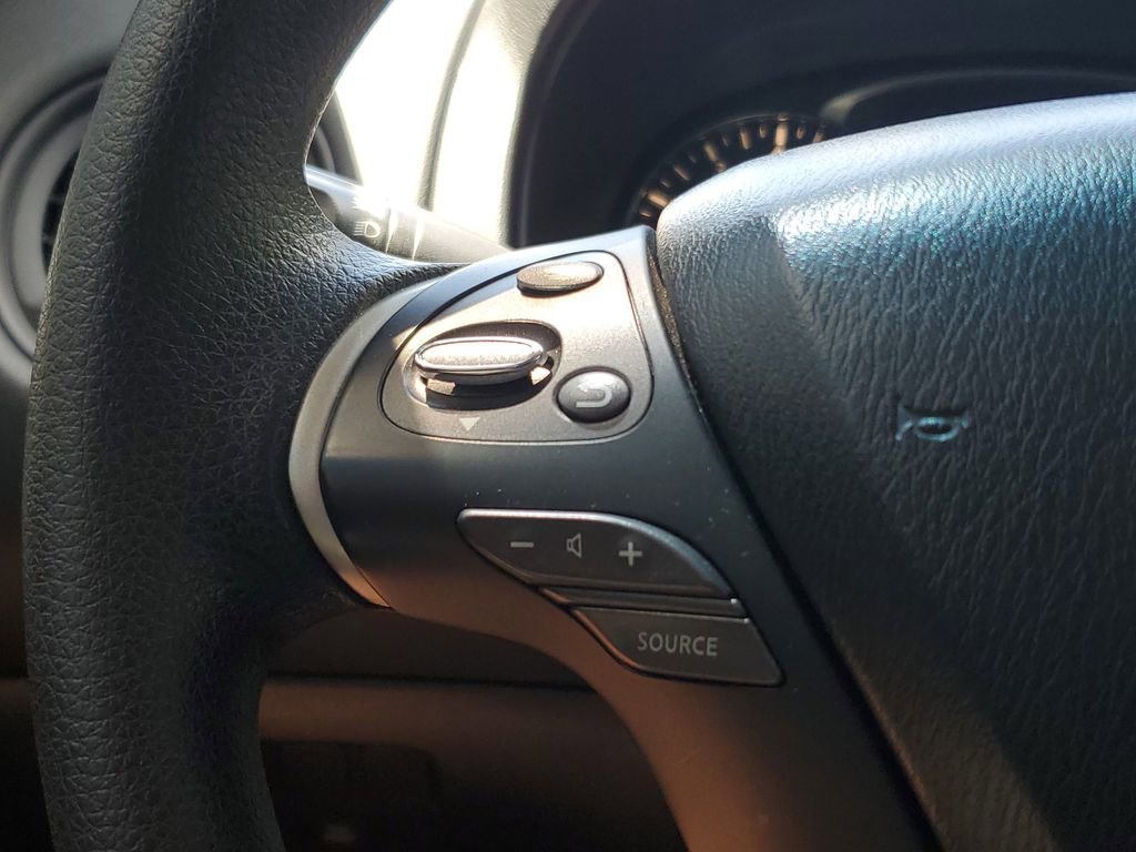 Used 2015 Nissan Pathfinder S FWD image 23