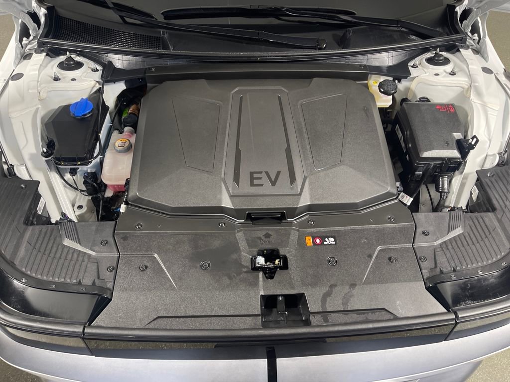 Certified 2025 Hyundai Ioniq 5 SEL image 9
