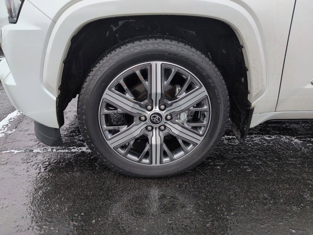 Used 2024 Toyota Sequoia Capstone image 27