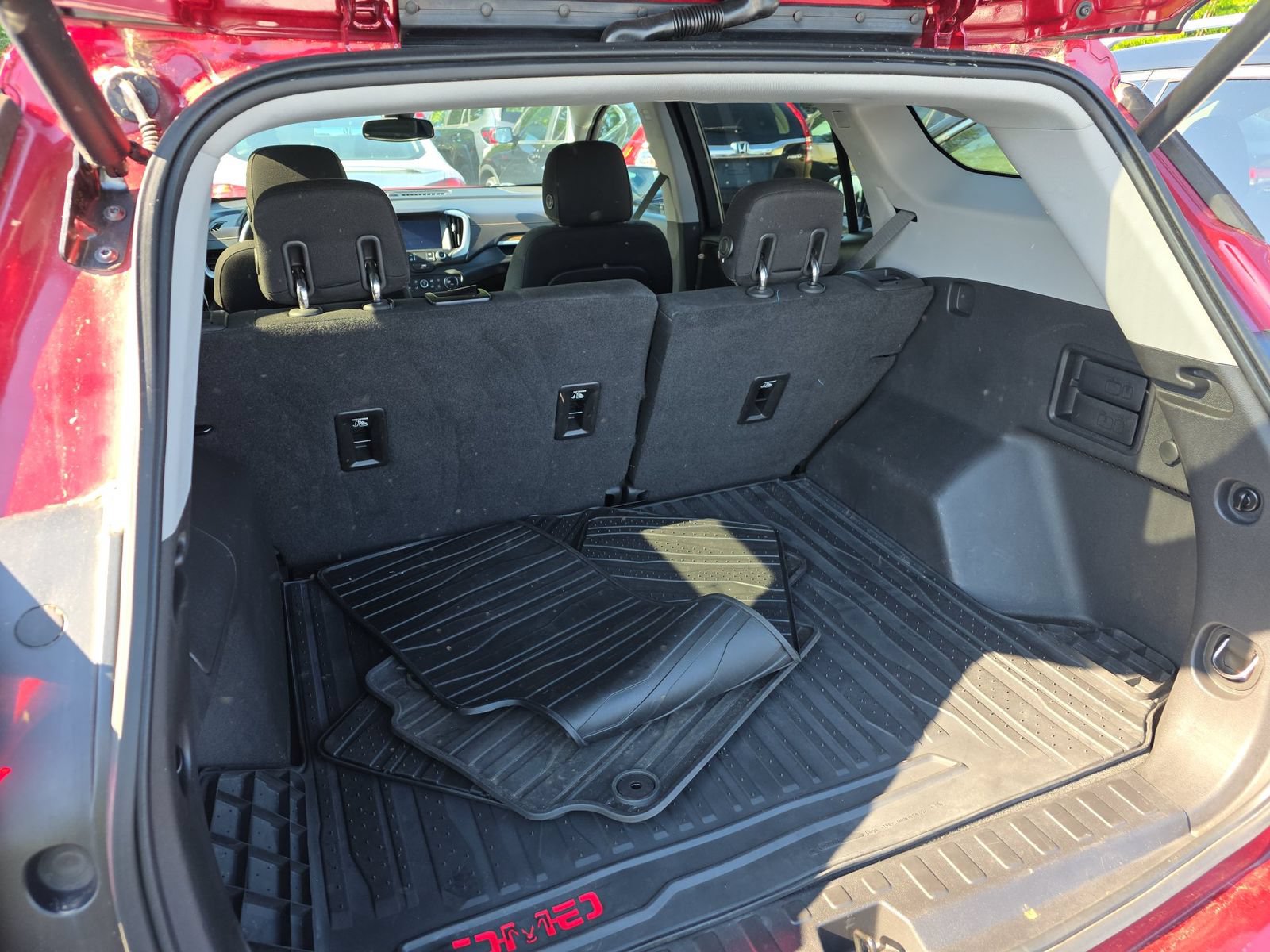 Used 2019 GMC Terrain SLE w/ Driver Convenience Package FWD image 14